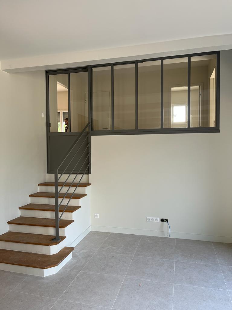 Escalier bois métal à Lyon : l'alliance du design et du savoir-faire - SMT